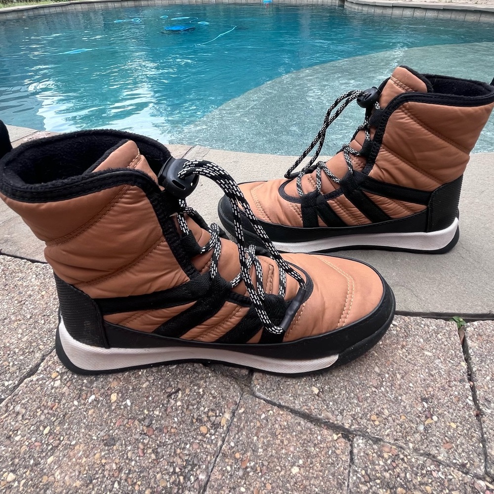SOREL YOUTH WHITNEY II SHORT EUC Lace Camel 4 Youth Waterproof